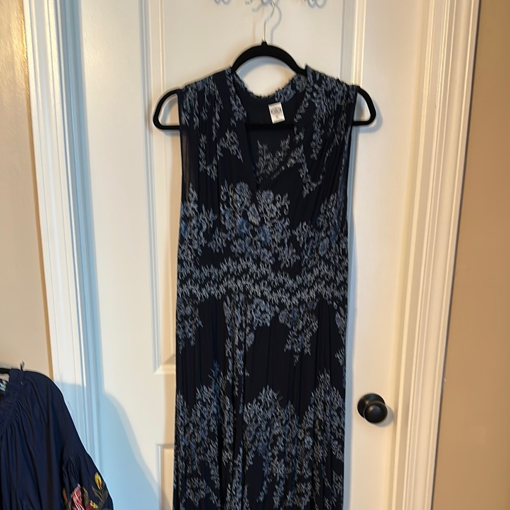 Bila Black and Gray Sheath Maxi Dress Sleeveless Crew Neck Cocktail